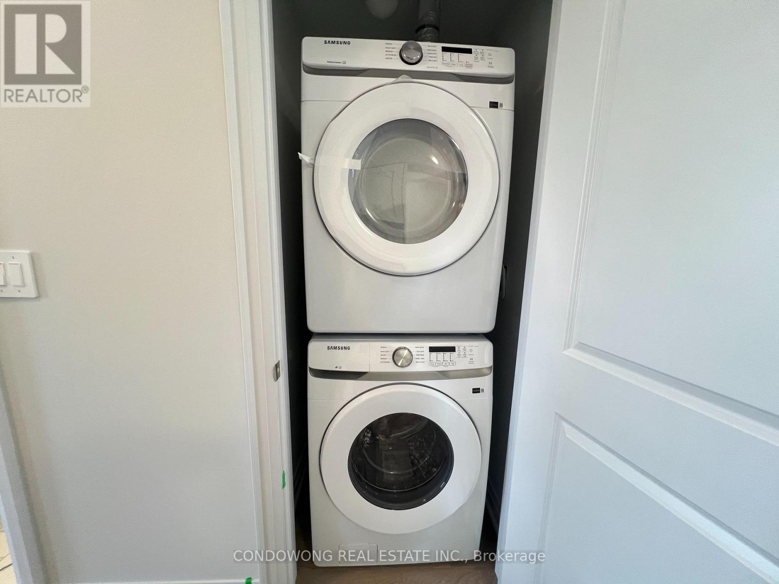 5951 Saigon Street, Mississauga, Ontario  L5V 0E9 - Photo 12 - W12564796