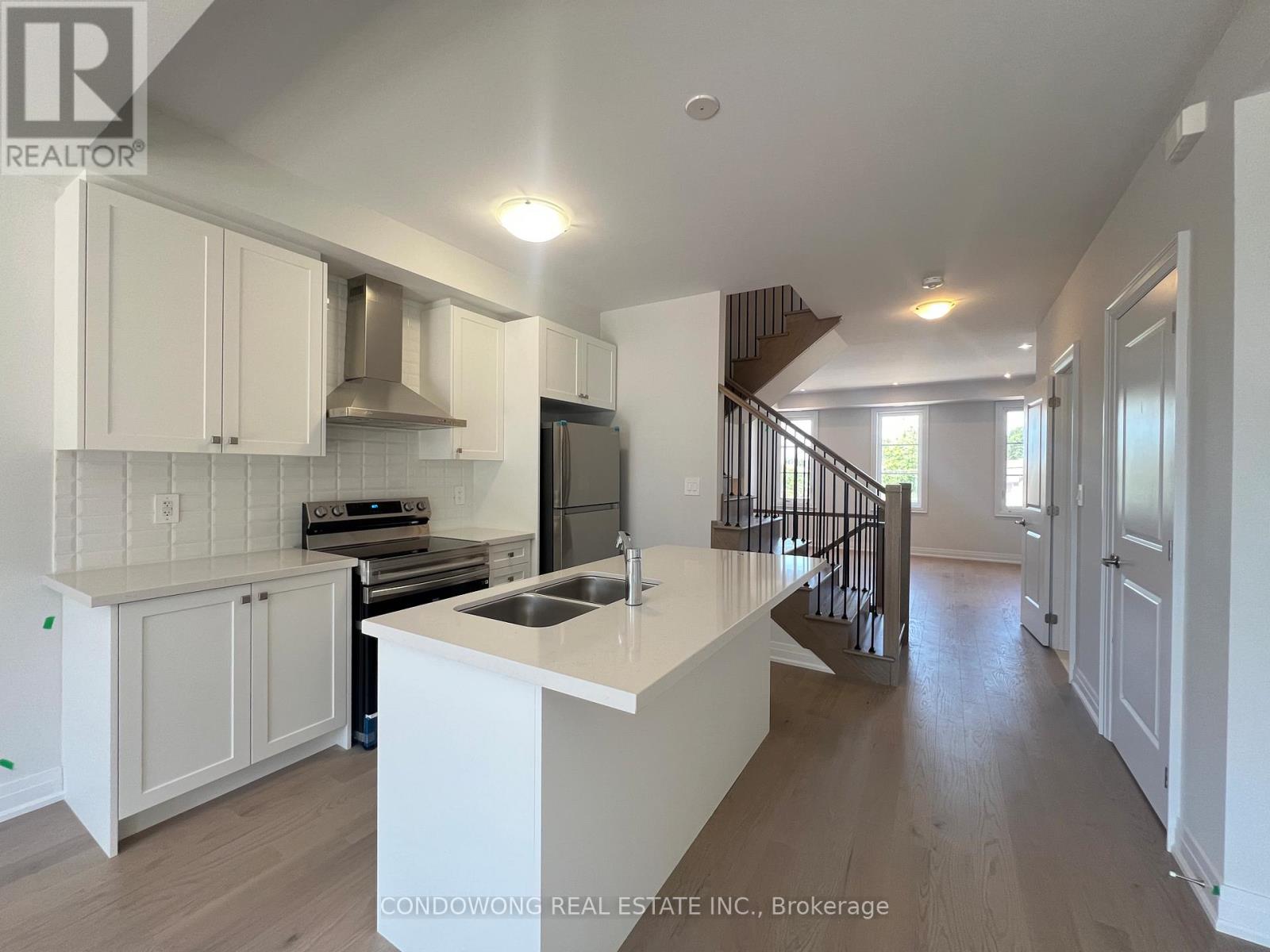 5951 Saigon Street, Mississauga, Ontario  L5V 0E9 - Photo 14 - W12564796