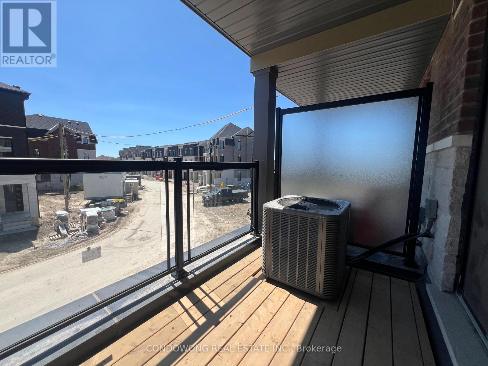 5951 Saigon Street, Mississauga, Ontario  L5V 0E9 - Photo 18 - W12564796