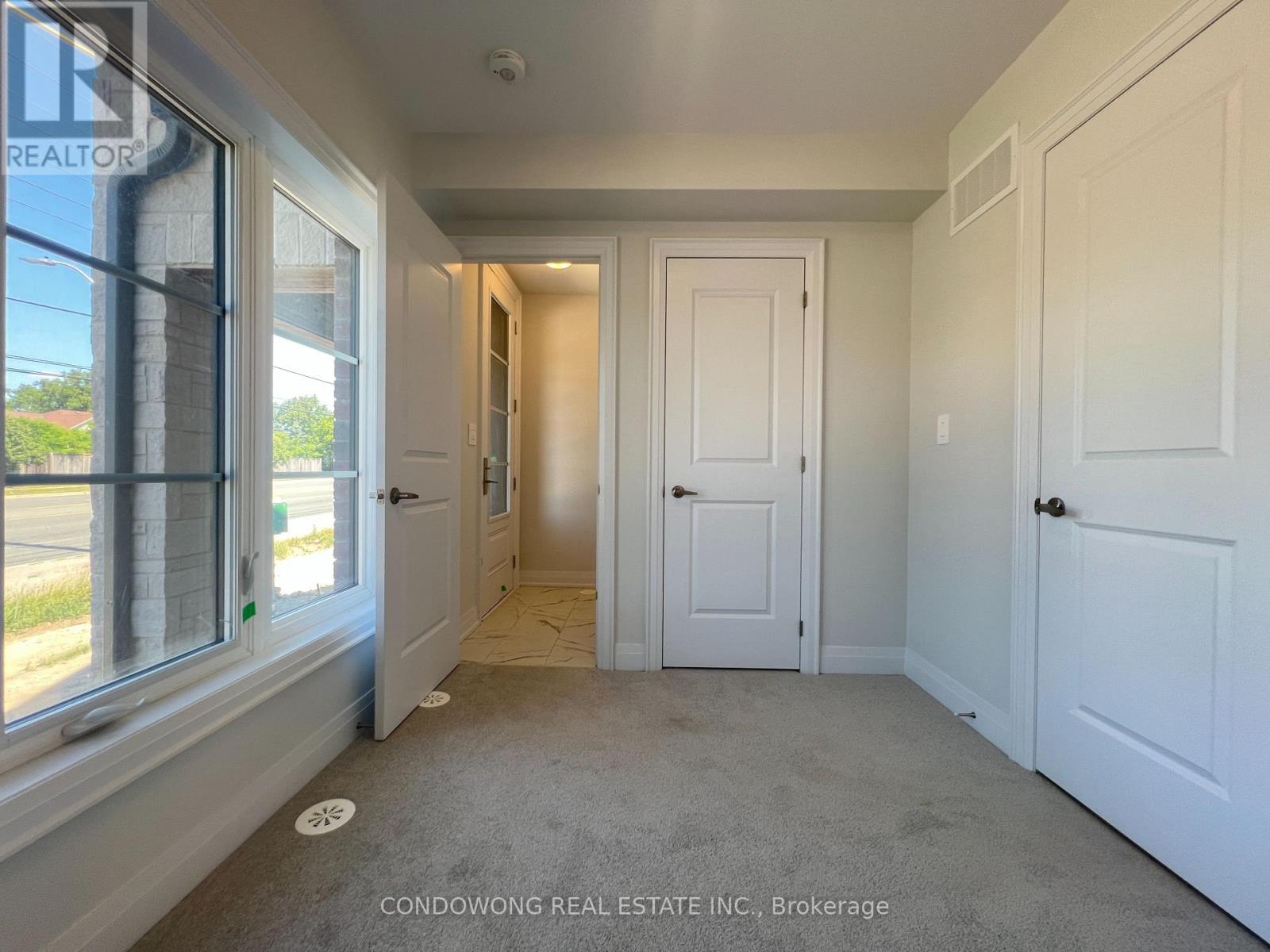 5951 Saigon Street, Mississauga, Ontario  L5V 0E9 - Photo 6 - W12564796