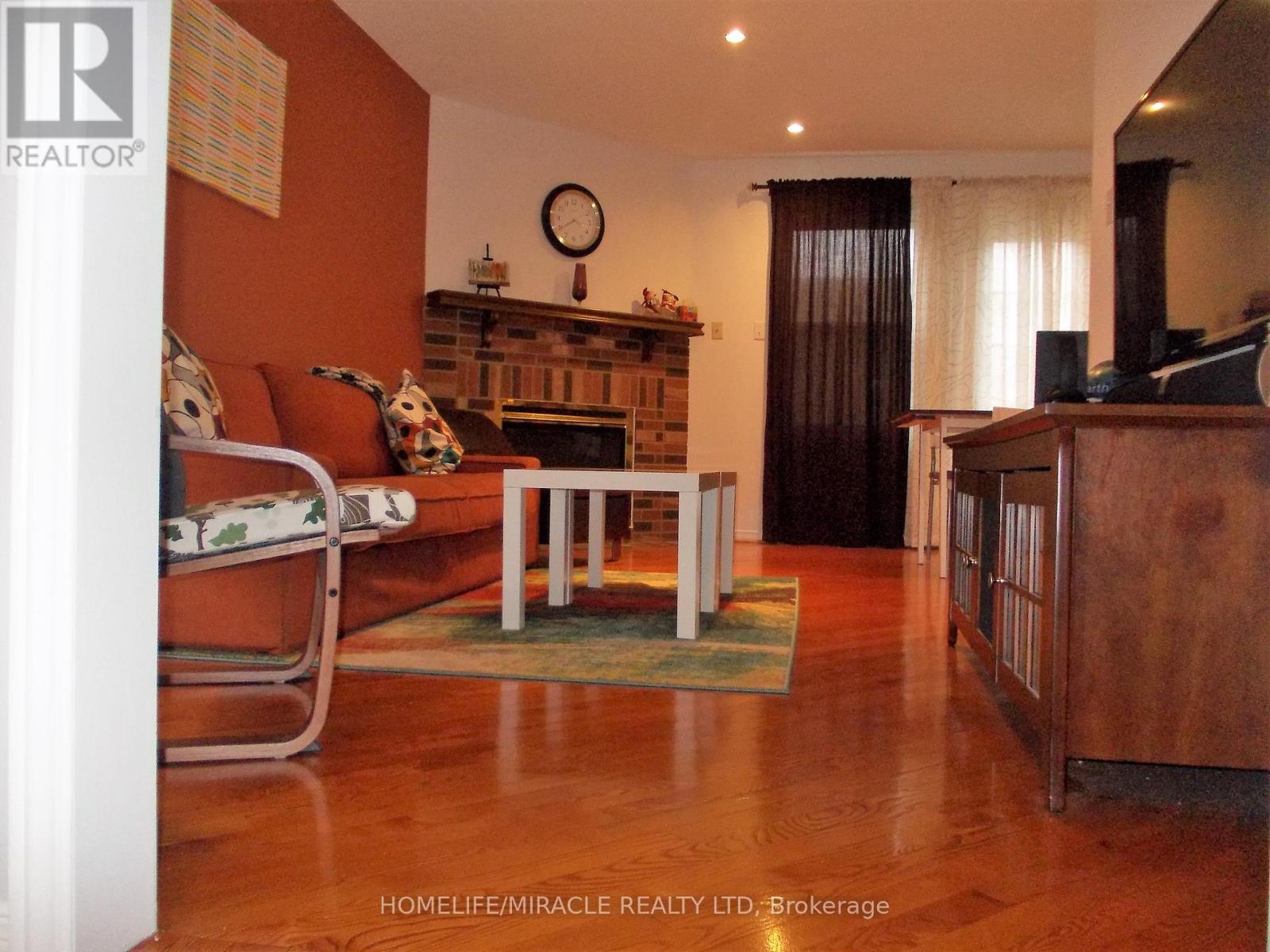 Upper Level - 101 Bighorn Crescent, Brampton, Ontario  L6R 1G2 - Photo 4 - W12564802