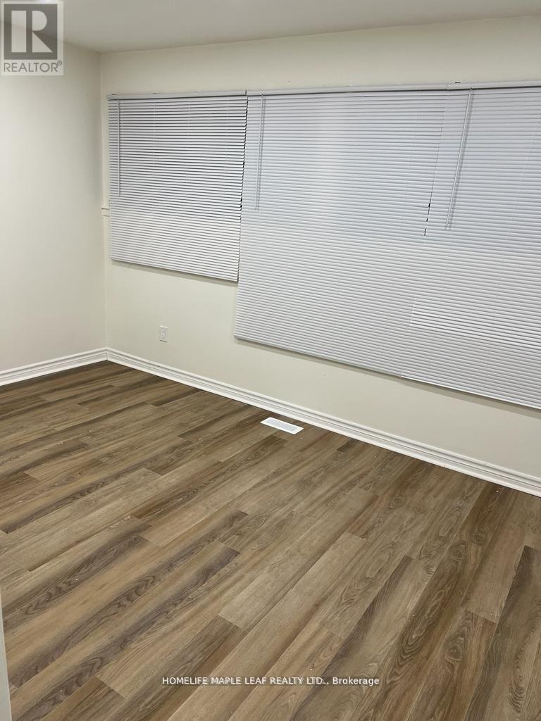 (Upper) - 28 Ladore Drive, Brampton, Ontario  L6Y 1V5 - Photo 10 - W12564822