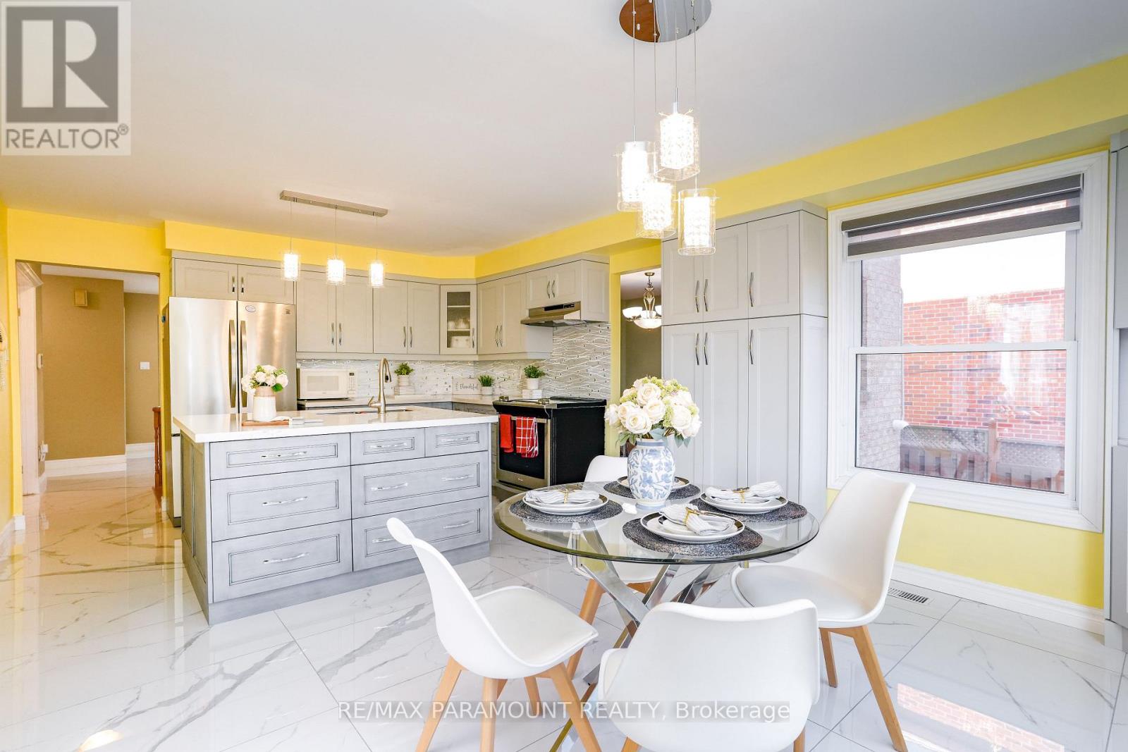 70 Dawnridge Trail, Brampton, Ontario  L6Z 2A2 - Photo 11 - W12564838