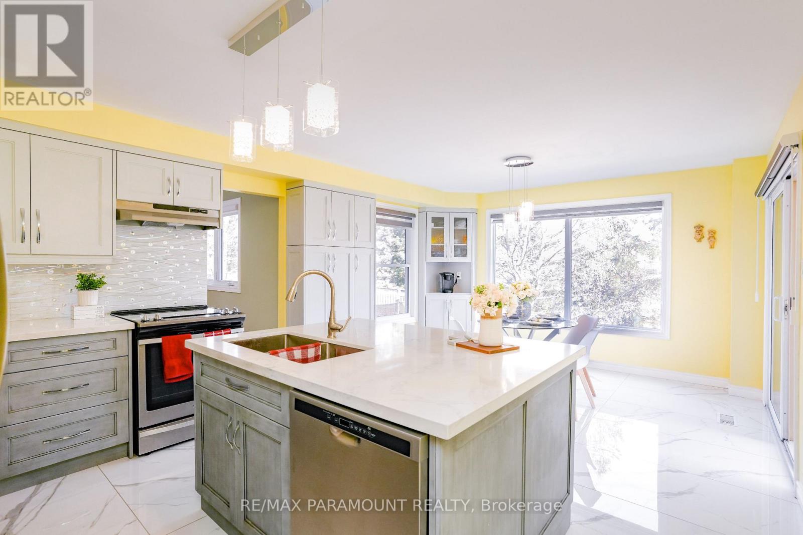 70 Dawnridge Trail, Brampton, Ontario  L6Z 2A2 - Photo 12 - W12564838