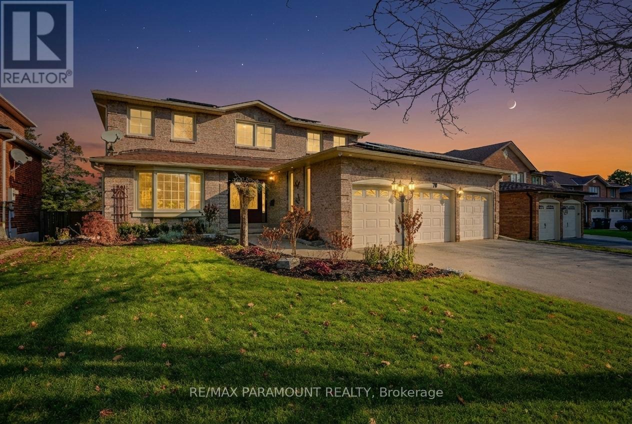 70 Dawnridge Trail, Brampton, Ontario  L6Z 2A2 - Photo 3 - W12564838