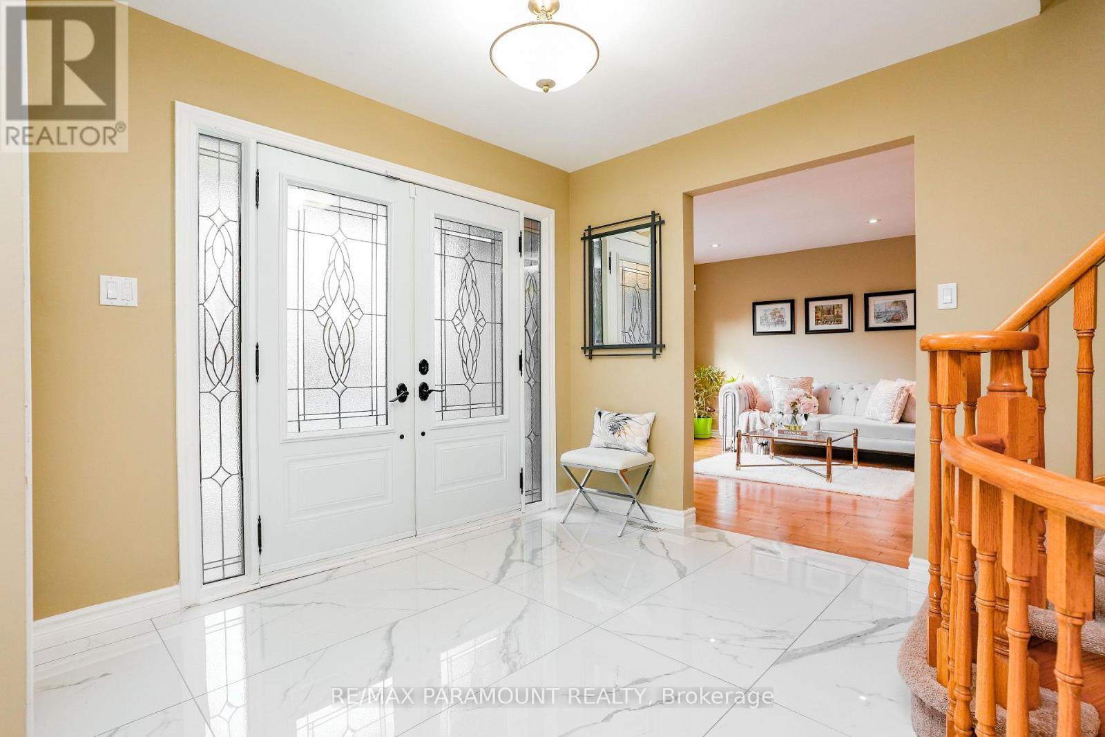 70 Dawnridge Trail, Brampton, Ontario  L6Z 2A2 - Photo 6 - W12564838