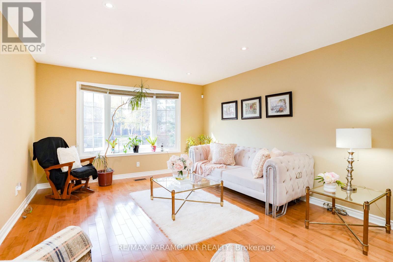 70 Dawnridge Trail, Brampton, Ontario  L6Z 2A2 - Photo 7 - W12564838