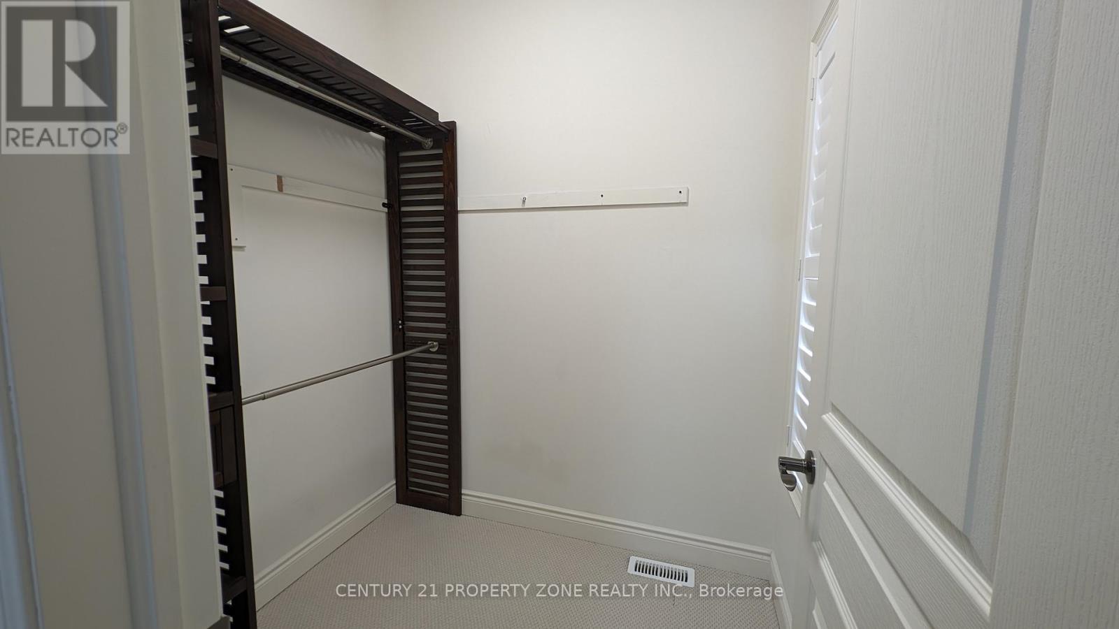 Upper - 10 Goderich Drive, Brampton, Ontario  L7A 5A7 - Photo 27 - W12564840