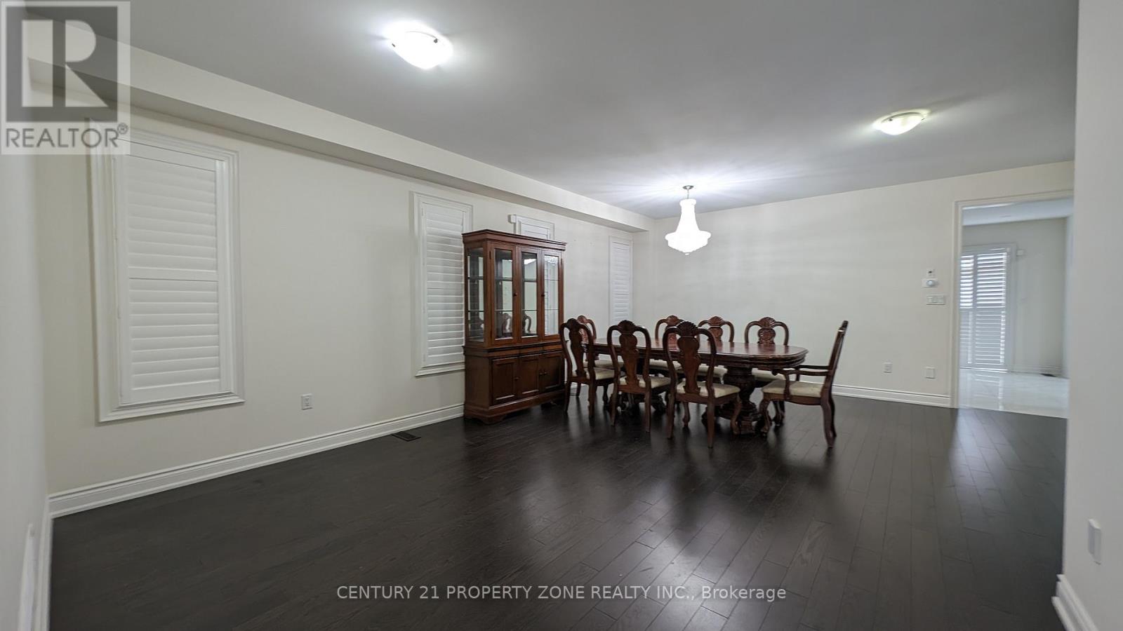 Upper - 10 Goderich Drive, Brampton, Ontario  L7A 5A7 - Photo 5 - W12564840