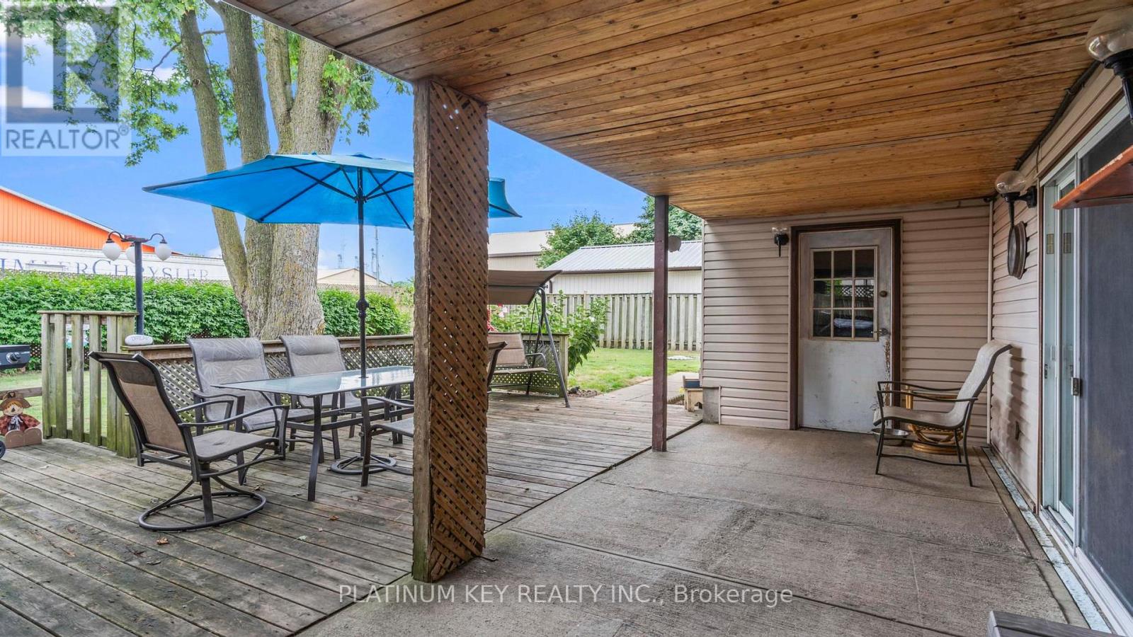 41 Queen Street, Strathroy-Caradoc, Ontario  N7G 2H5 - Photo 34 - X12561912