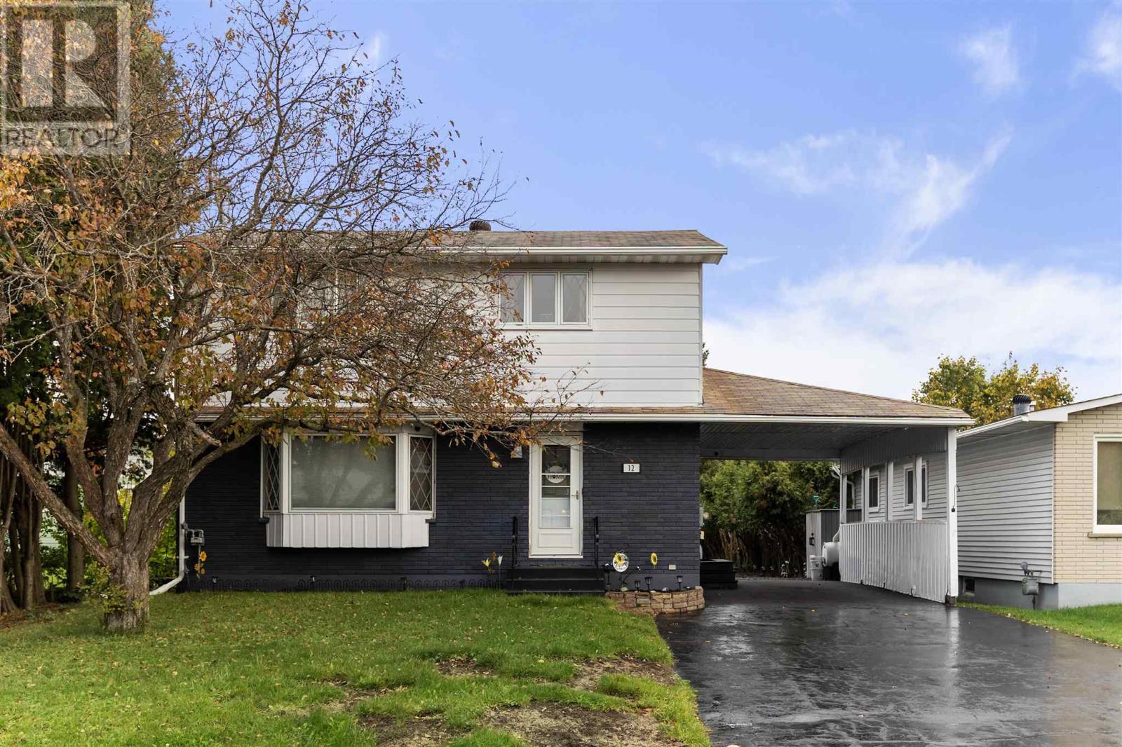 12 Lethbridge St, Sault Ste. Marie, Ontario  P6C 3Y4 - Photo 2 - SM253274