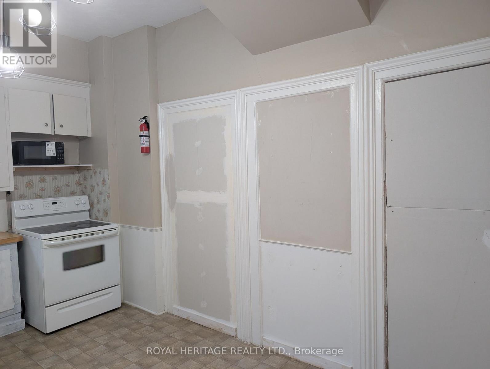 4 - 75 CHARLES STREET, Oshawa, Ontario