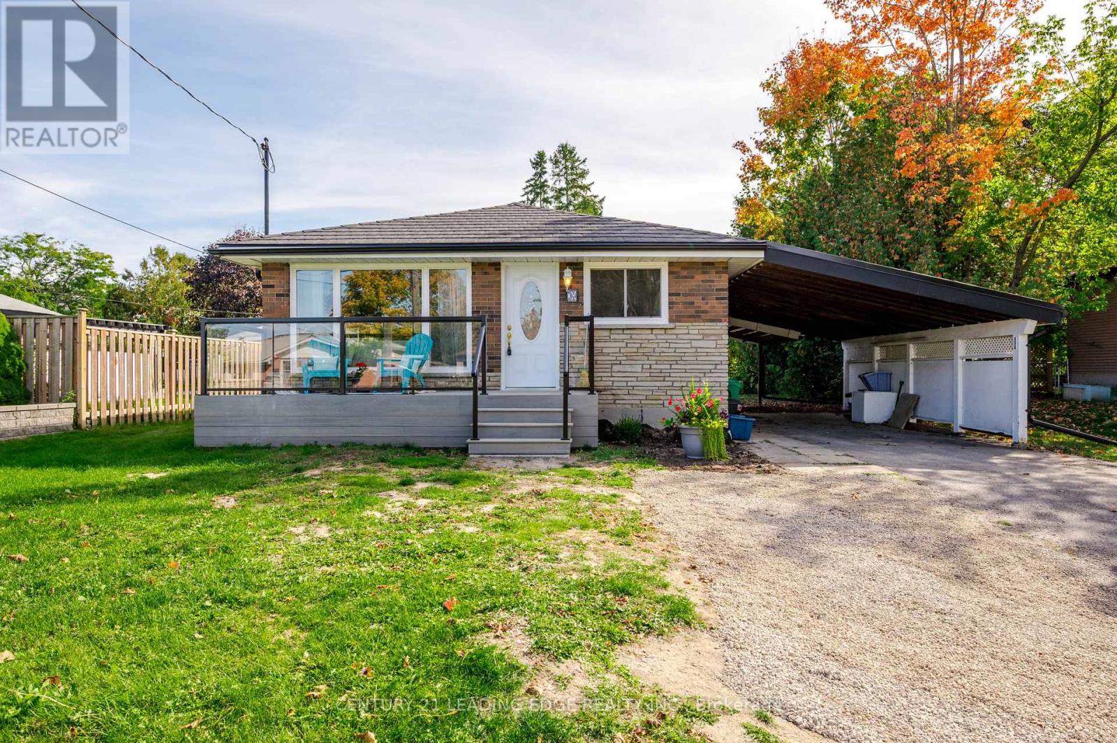 Upper - 18 Daleview Avenue, Peterborough, Ontario  K9J 1L5 - Photo 2 - X12564774