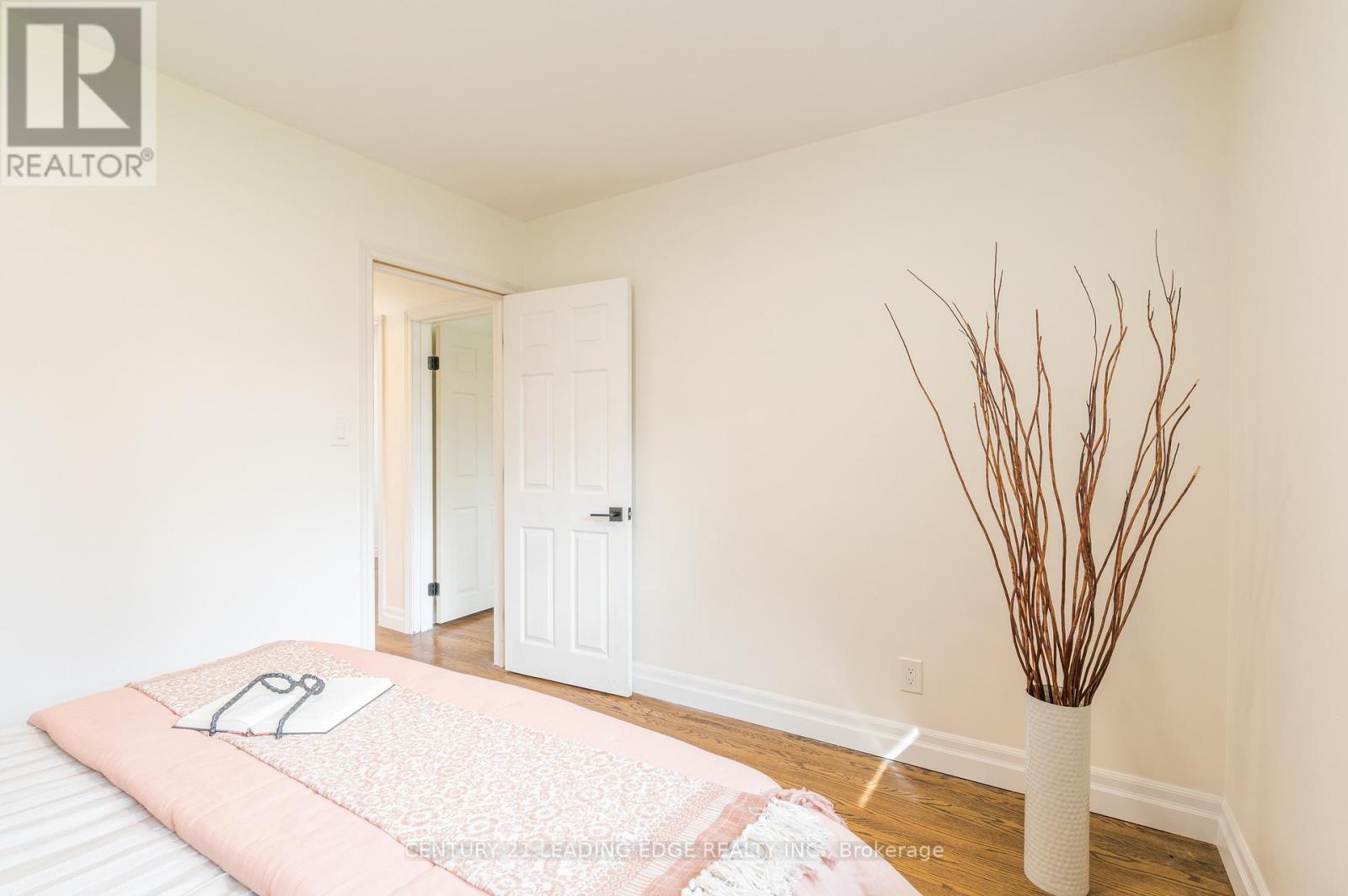 Upper - 18 Daleview Avenue, Peterborough, Ontario  K9J 1L5 - Photo 22 - X12564774