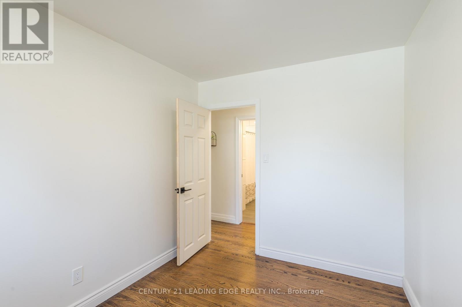 Upper - 18 Daleview Avenue, Peterborough, Ontario  K9J 1L5 - Photo 24 - X12564774