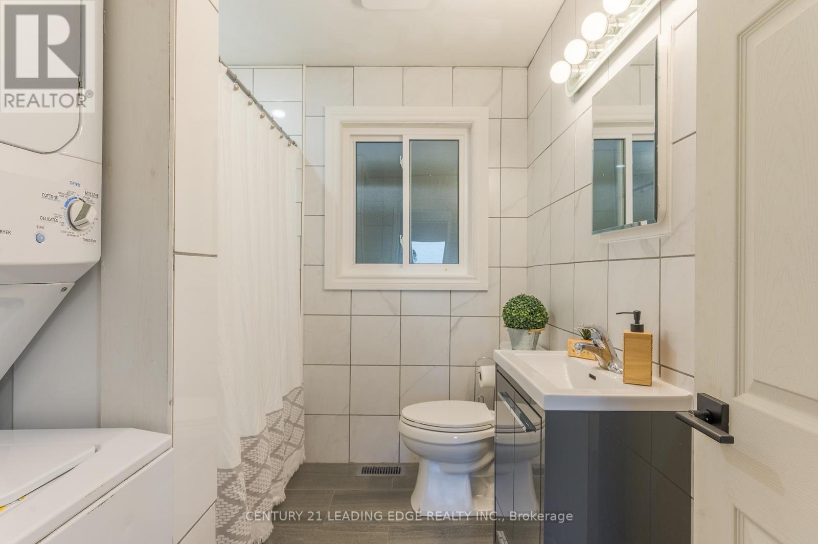 Upper - 18 Daleview Avenue, Peterborough, Ontario  K9J 1L5 - Photo 25 - X12564774