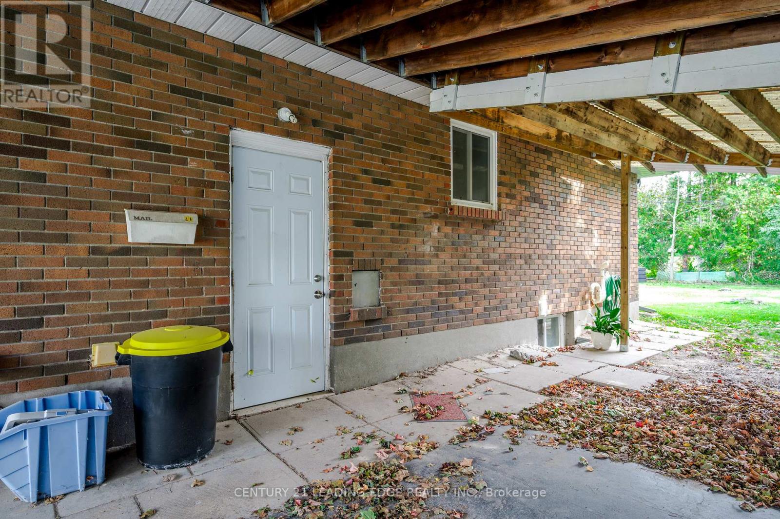 Upper - 18 Daleview Avenue, Peterborough, Ontario  K9J 1L5 - Photo 27 - X12564774