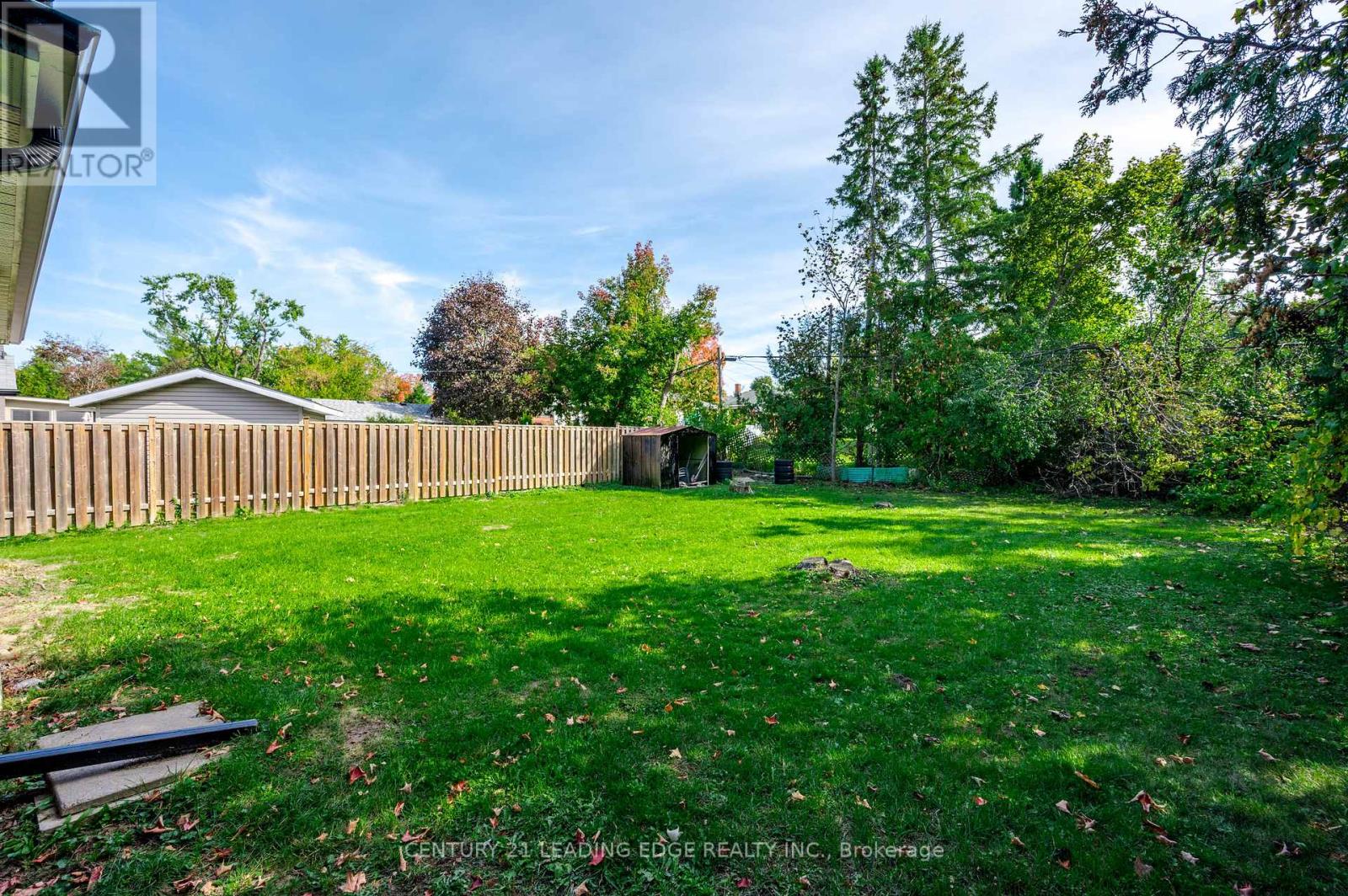 Upper - 18 Daleview Avenue, Peterborough, Ontario  K9J 1L5 - Photo 28 - X12564774