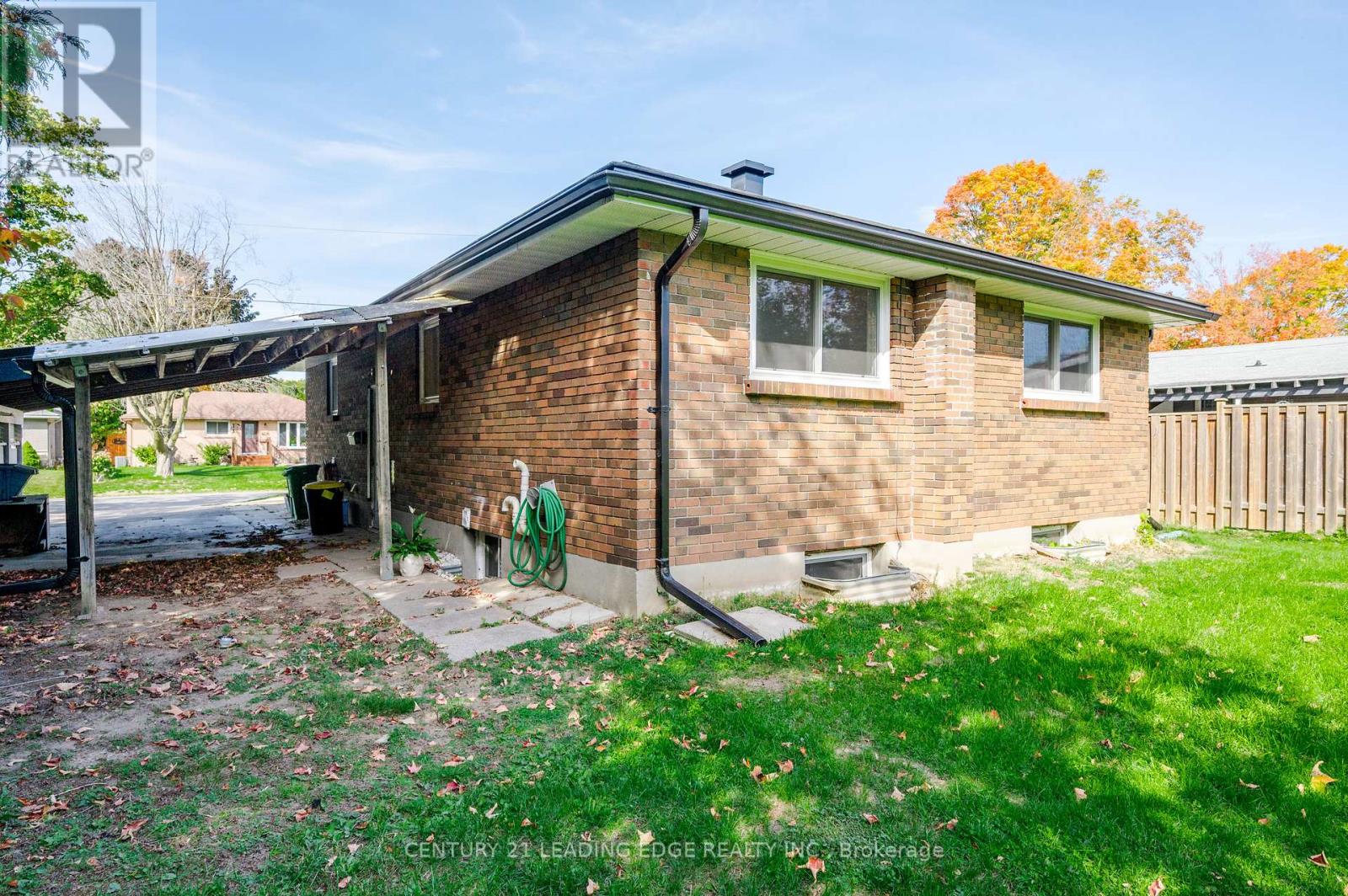 Upper - 18 Daleview Avenue, Peterborough, Ontario  K9J 1L5 - Photo 29 - X12564774