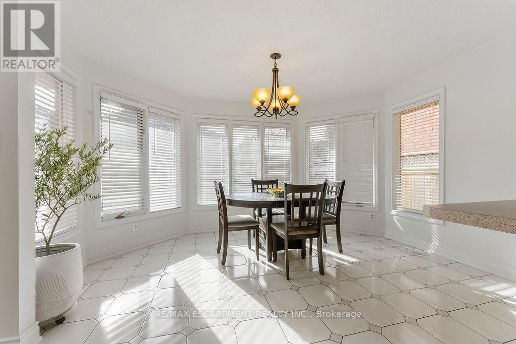 113 Greenshire Drive, Hamilton, Ontario  L9C 7G5 - Photo 17 - X12564834