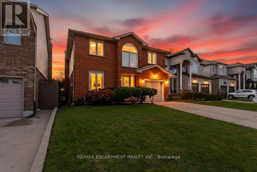 113 Greenshire Drive, Hamilton, Ontario  L9C 7G5 - Photo 2 - X12564834