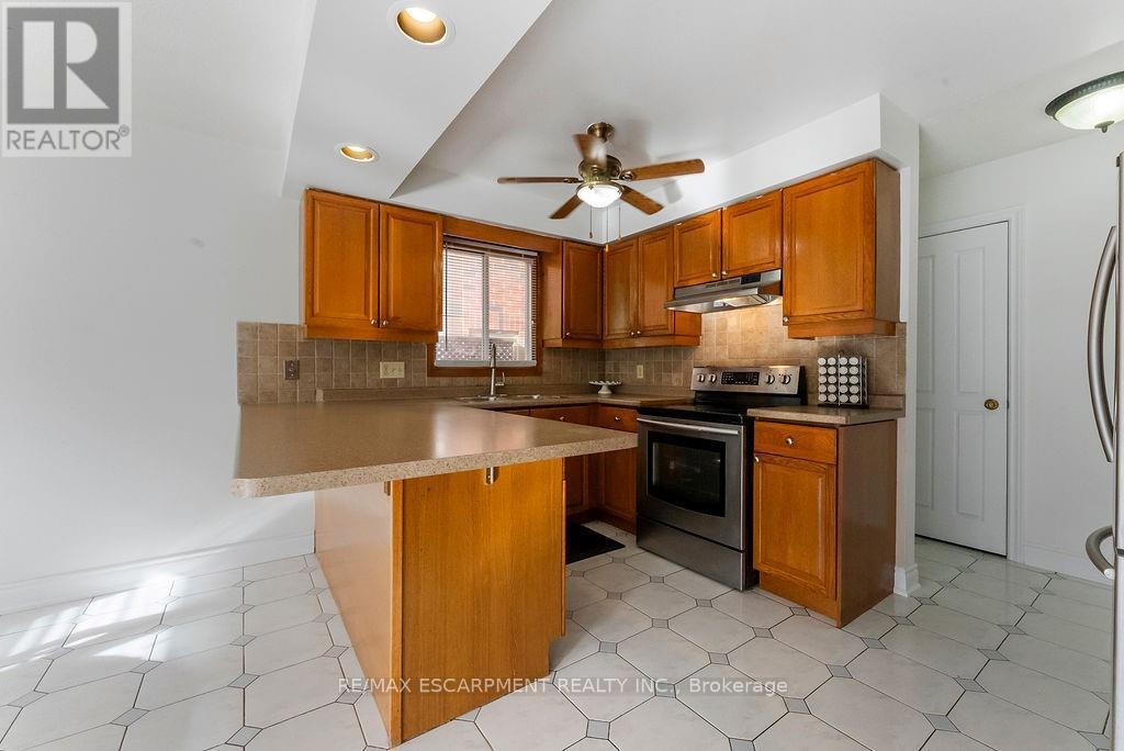 113 Greenshire Drive, Hamilton, Ontario  L9C 7G5 - Photo 20 - X12564834