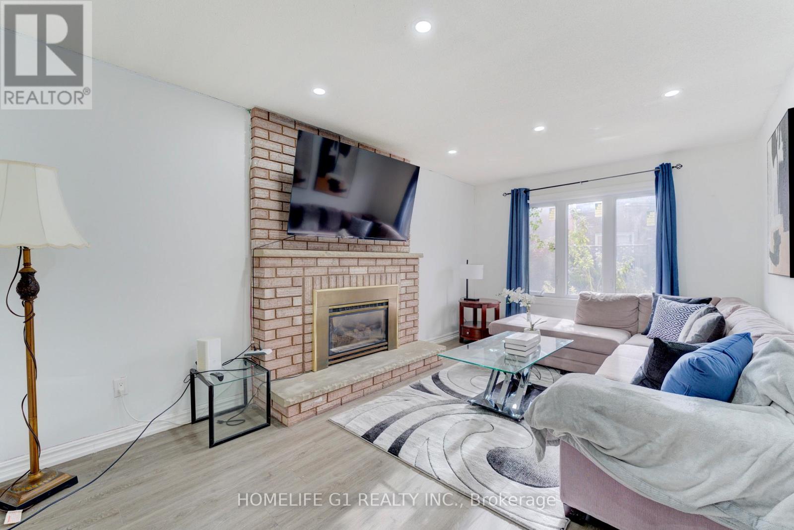 1695 Major Oaks Road, Pickering (Brock Ridge), Ontario  L1X 1X2 - Photo 3 - E12524010