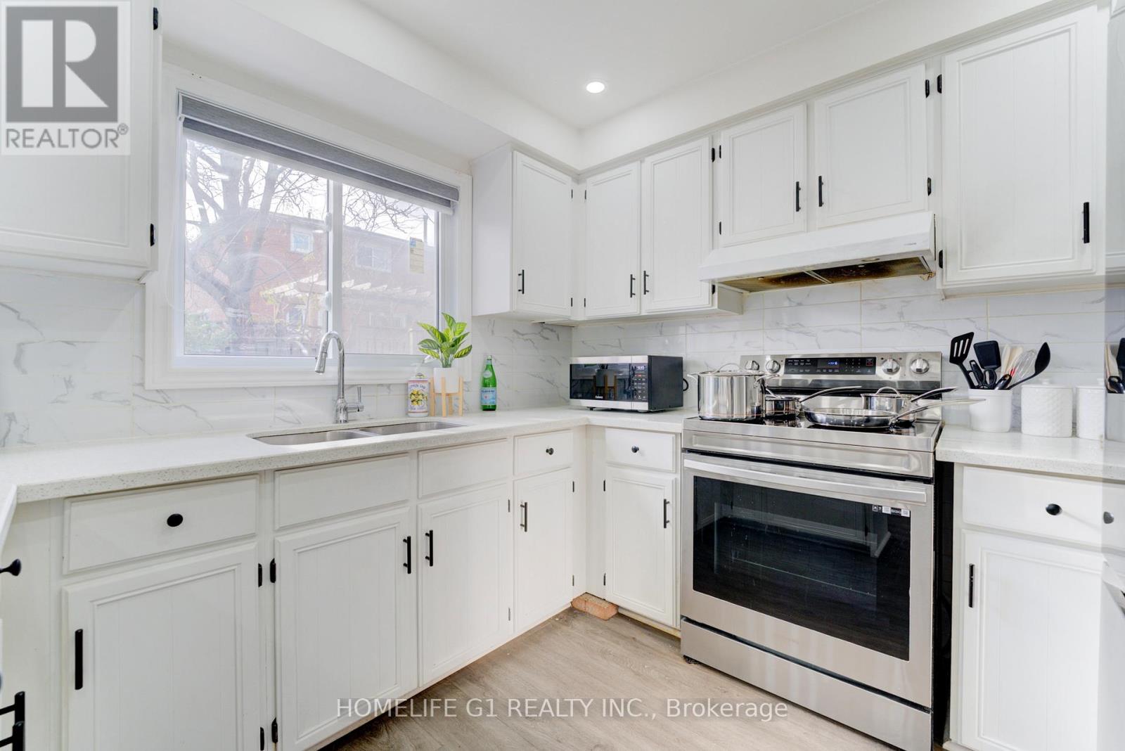 1695 Major Oaks Road, Pickering (Brock Ridge), Ontario  L1X 1X2 - Photo 9 - E12524010