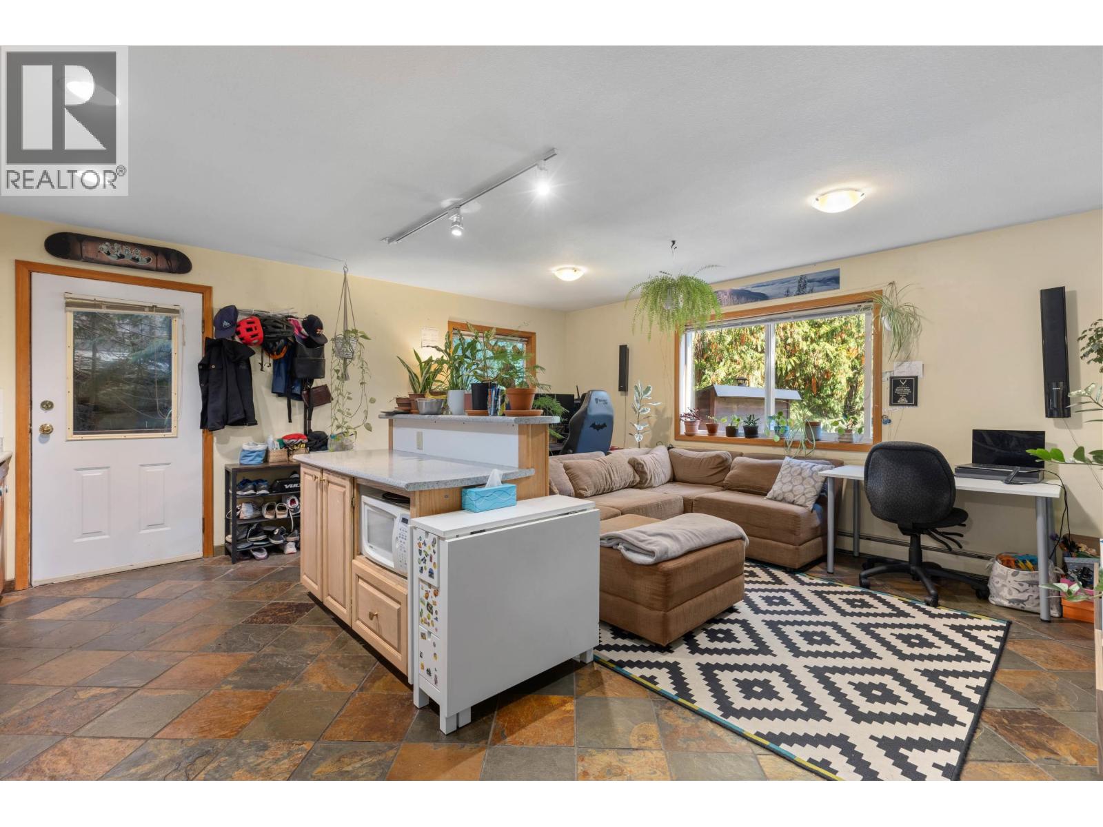 9548 Emerald Drive, Whistler, British Columbia  V8E 0G5 - Photo 34 - R3060288