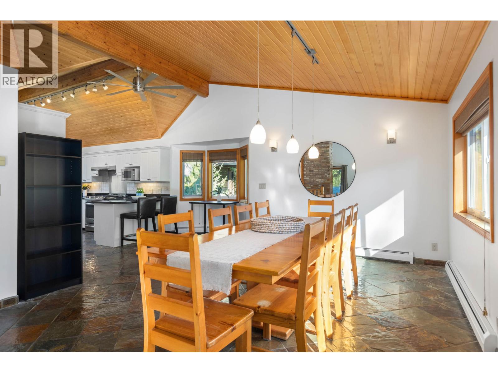 9548 Emerald Drive, Whistler, British Columbia  V8E 0G5 - Photo 9 - R3060288