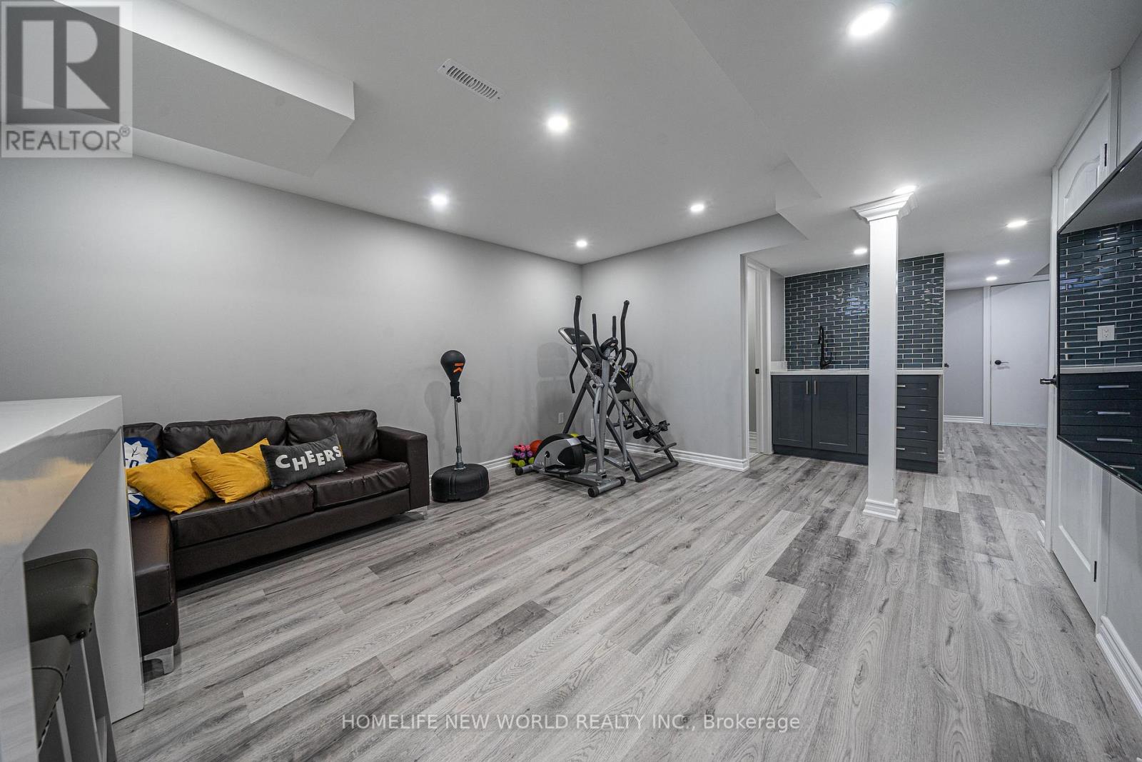 60 Bloomgate Crescent, Richmond Hill, Ontario  L4E 4E2 - Photo 23 - N12561216