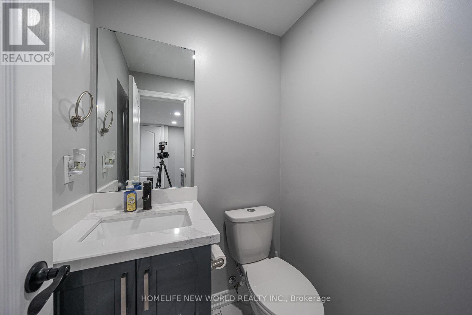 60 Bloomgate Crescent, Richmond Hill, Ontario  L4E 4E2 - Photo 21 - N12561216