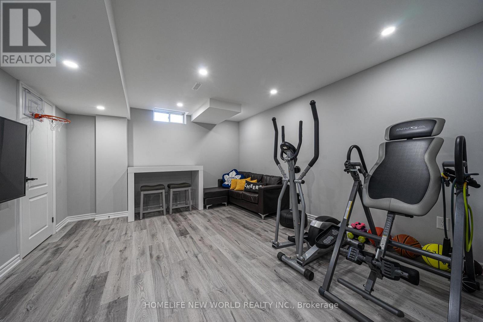 60 Bloomgate Crescent, Richmond Hill, Ontario  L4E 4E2 - Photo 22 - N12561216