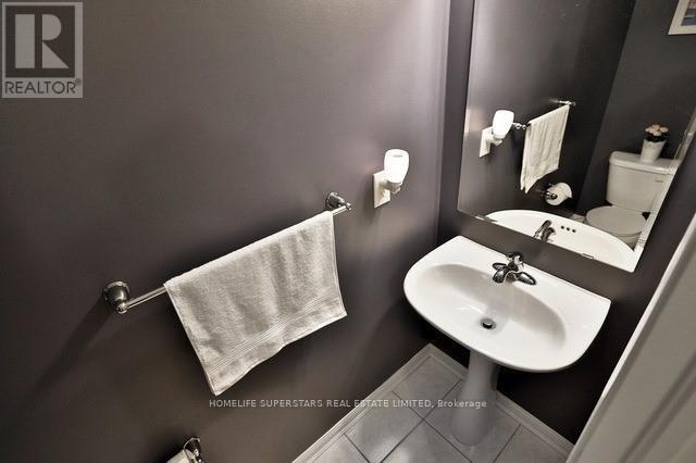 369 Cavanagh Lane, Milton, Ontario  L9T 8J9 - Photo 10 - W12564844