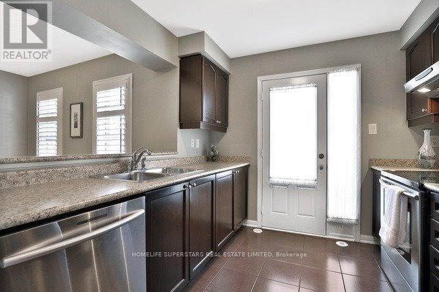 369 Cavanagh Lane, Milton, Ontario  L9T 8J9 - Photo 5 - W12564844