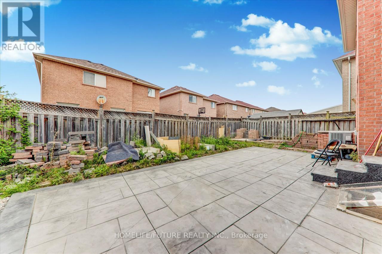 69 Heatherdale Drive, Brampton, Ontario  L7A 2H4 - Photo 36 - W12564854