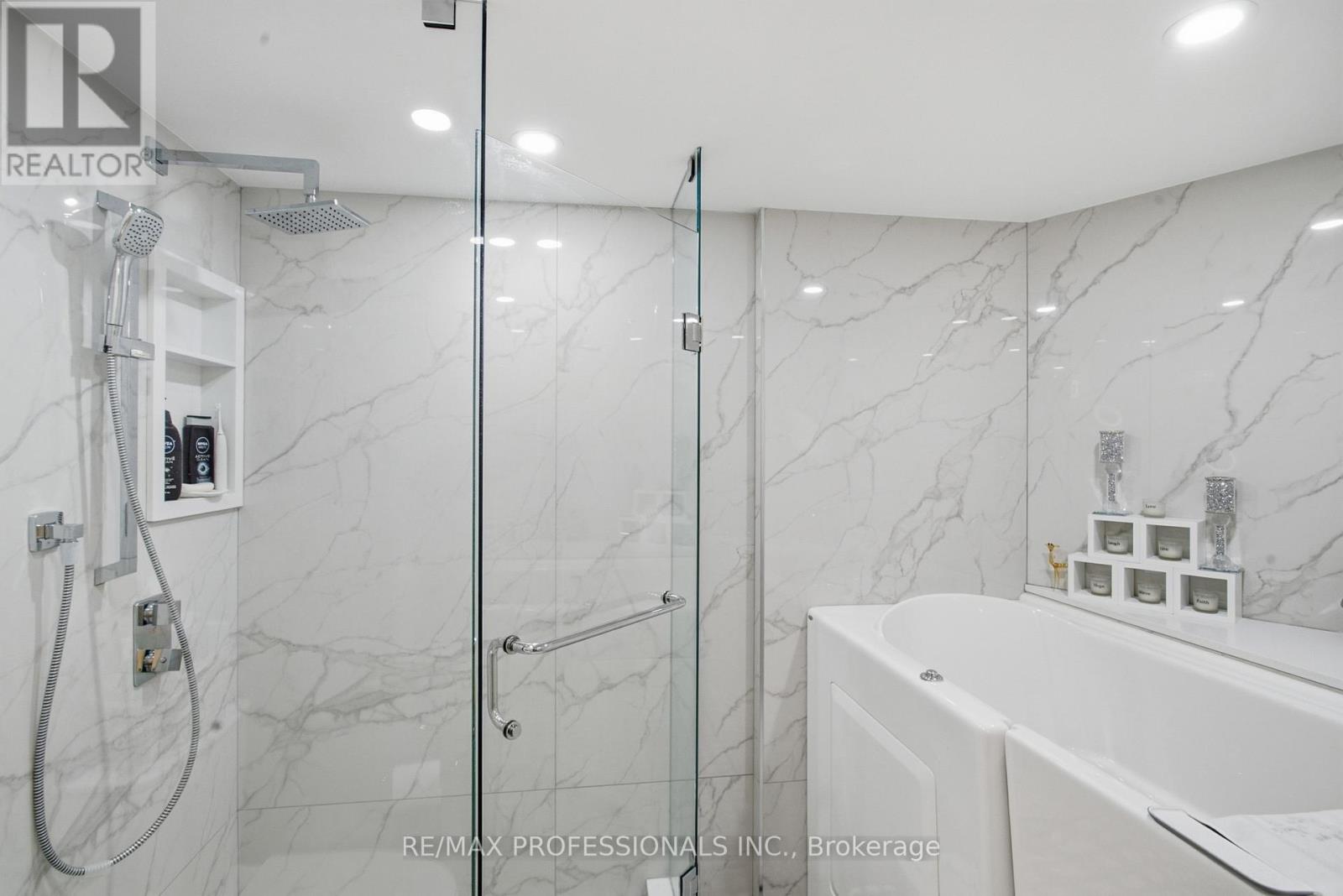 1410 - 2000 Islington Avenue, Toronto, Ontario M9P 3S7 - Photo 19 - W12552466