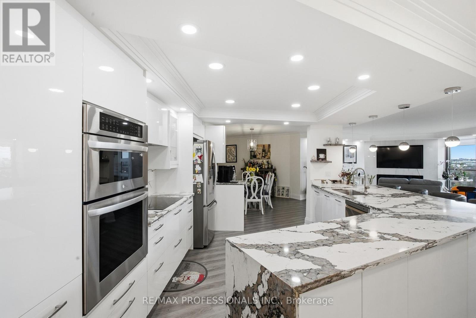 1410 - 2000 Islington Avenue, Toronto, Ontario M9P 3S7 - Photo 8 - W12552466