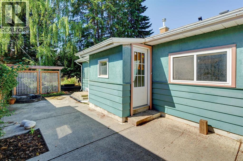 6115 Bow Crescent Nw, Calgary, Alberta  T3B 2C2 - Photo 3 - A2271856