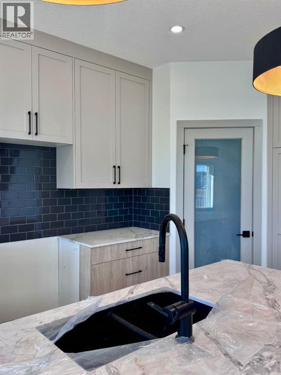 37 North Bridges Landing, Langdon, Alberta  T0J 1X3 - Photo 5 - A2261871