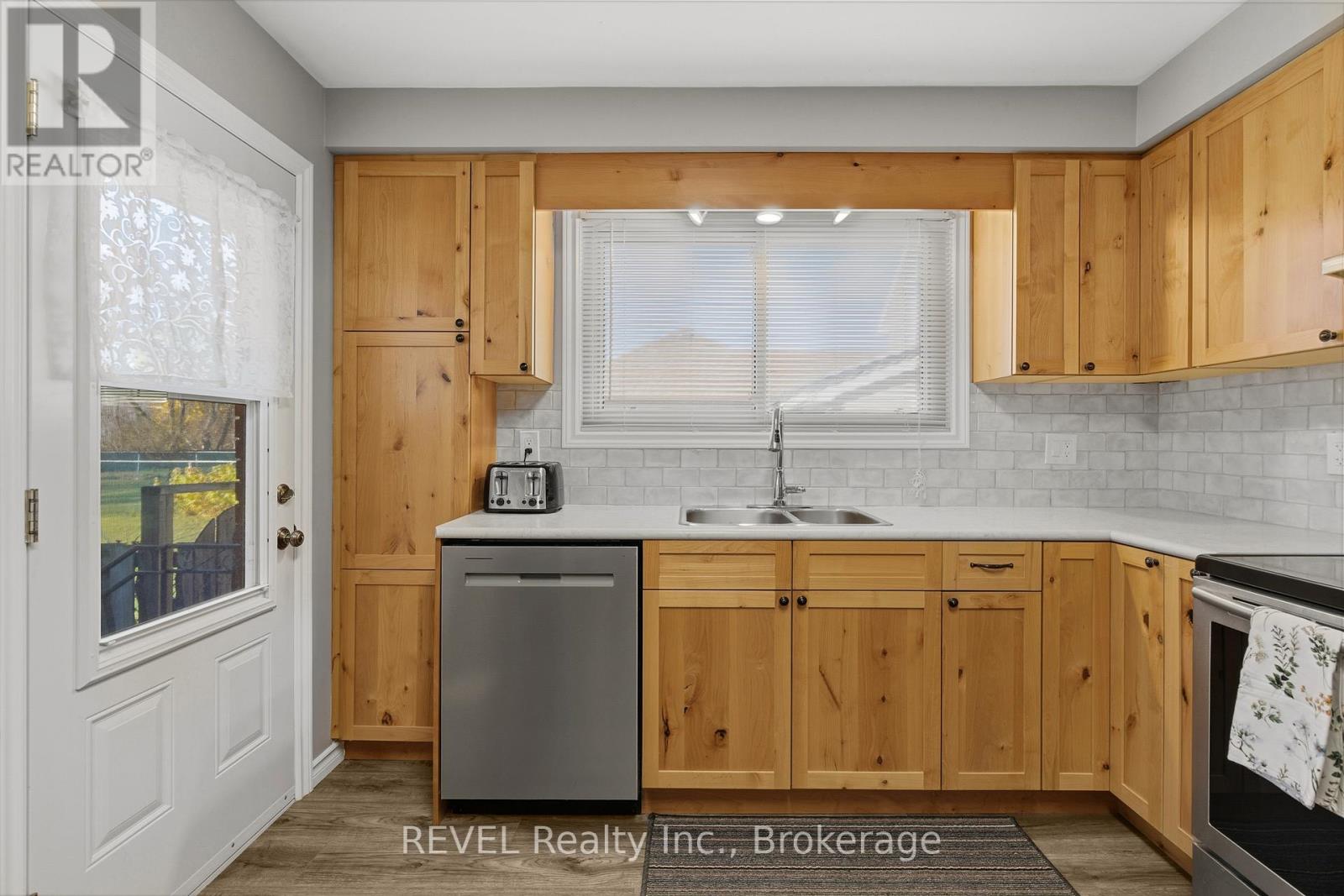 68 Hixon Road, Hamilton, Ontario L8K 2B7 - Photo 12 - X12564932