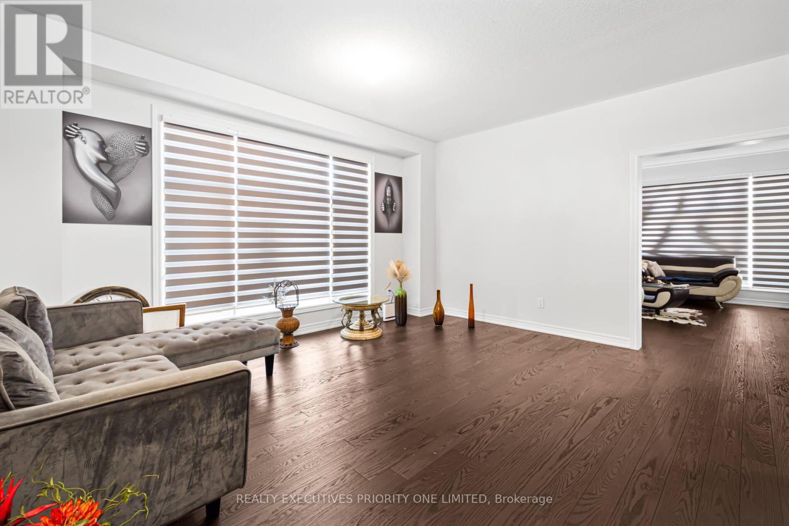 30 Sam Battaglia Crescent, Georgina, Ontario  L0E 1R0 - Photo 3 - N12537716