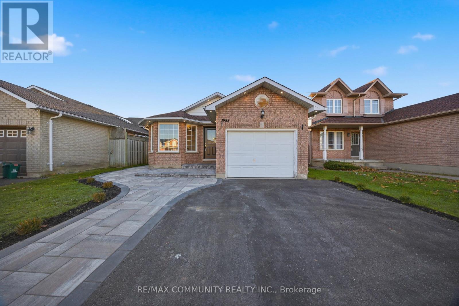 1955 DALHOUSIE CRESCENT, Oshawa, Ontario