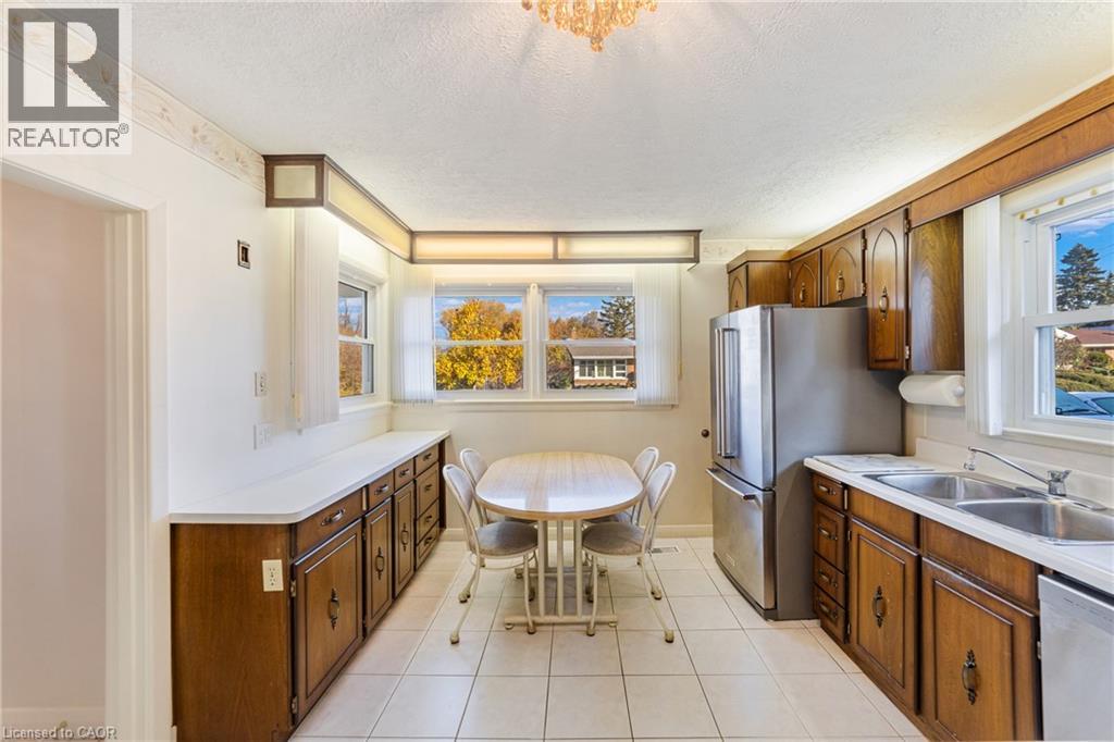 20 Burwell Avenue, Stoney Creek, Ontario  L8G 3L7 - Photo 12 - 40789090