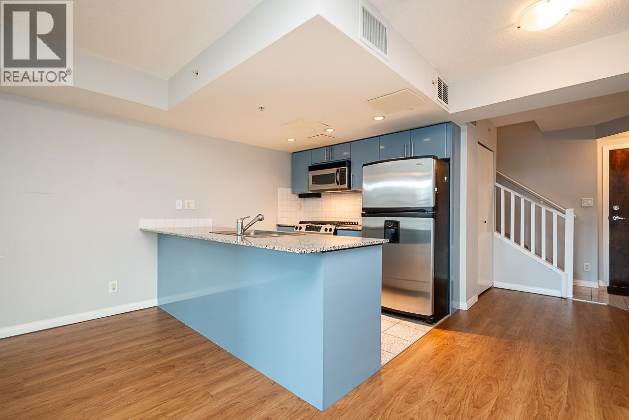 Th6 168 E Esplanade Avenue, North Vancouver, British Columbia  V7L 4X8 - Photo 8 - R3069163