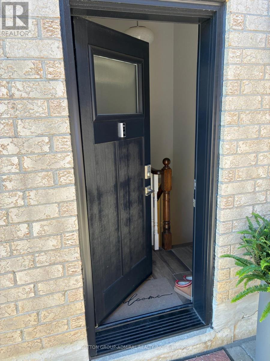 Lower - 32 Glenforest Drive, Vaughan, Ontario  L4J 8K5 - Photo 2 - N12564888