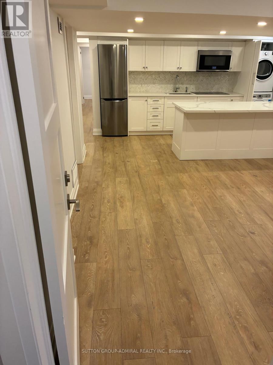 Lower - 32 Glenforest Drive, Vaughan, Ontario  L4J 8K5 - Photo 8 - N12564888