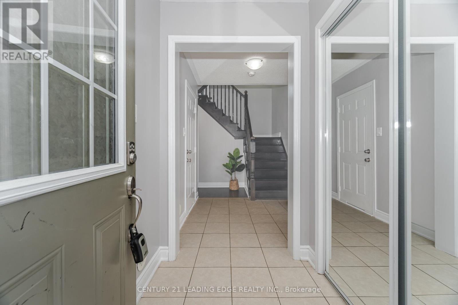 42 Memory Lane, Brampton, Ontario  L7A 0V9 - Photo 7 - W12564902