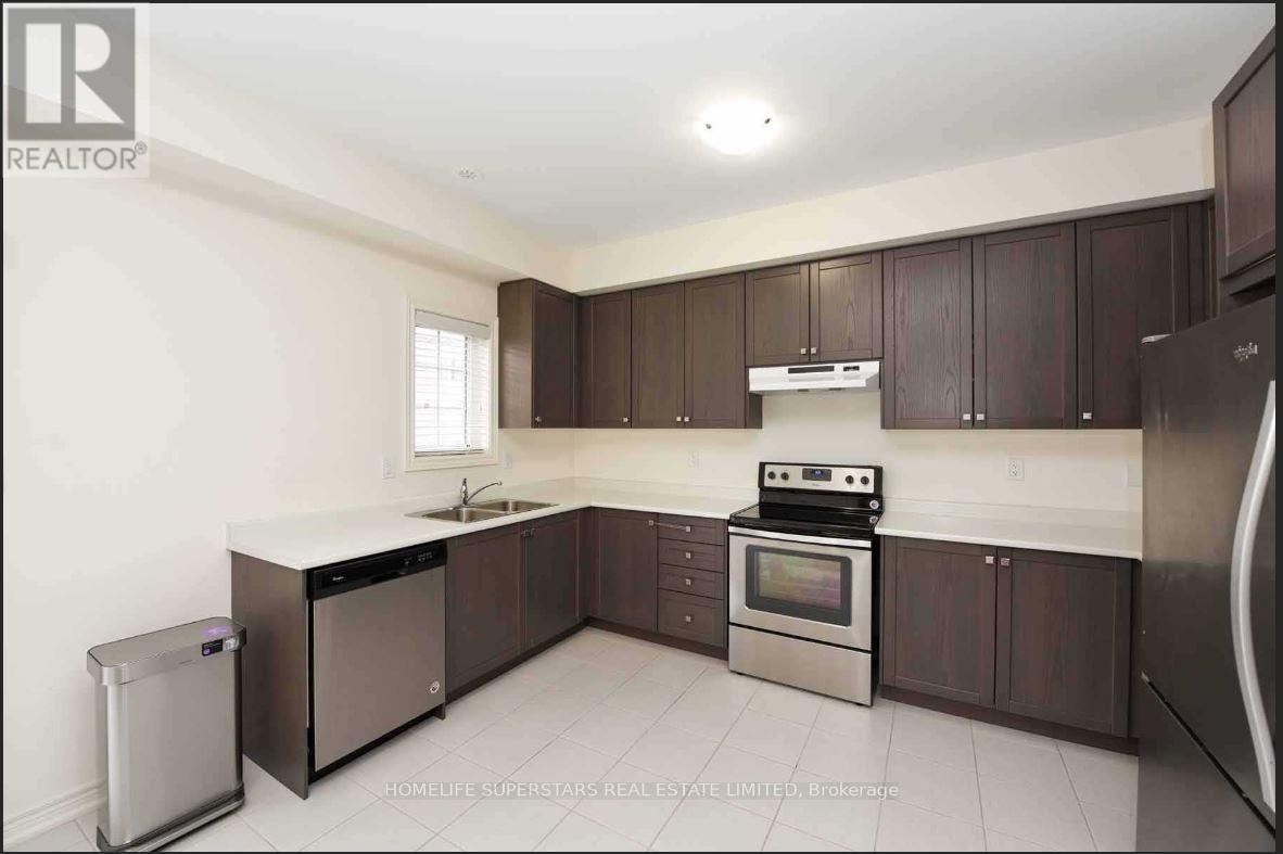 40 - 9 Aspen Hills Road, Brampton, Ontario  L6Y 6E3 - Photo 4 - W12564912