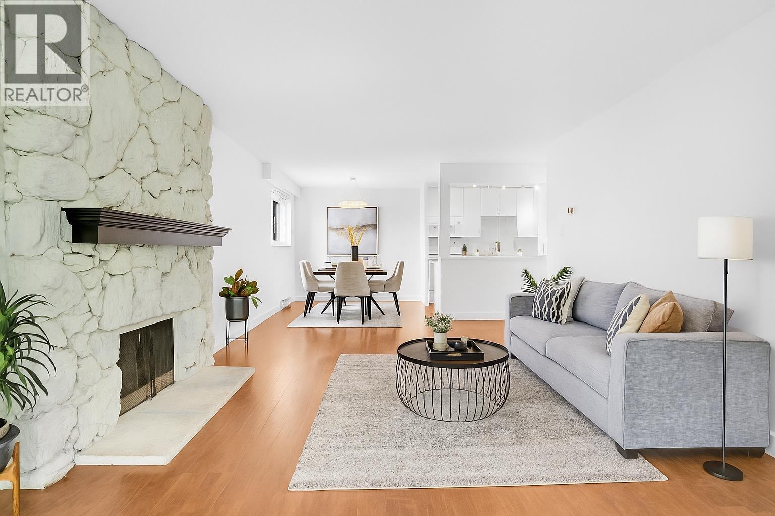 307 2381 Bury Avenue, Port Coquitlam, British Columbia  V3C 1Z9 - Photo 2 - R3039104